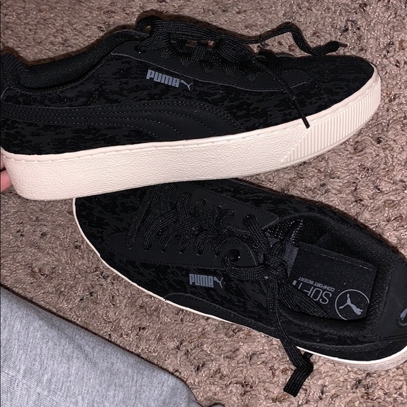 Black Suede Platform Puma Shoes - Picture 2 of 3